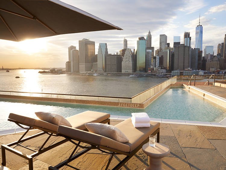 Luxury Travel Agency New York – Chaya Voyages bespoke city escape overlooking Manhattan skyline
