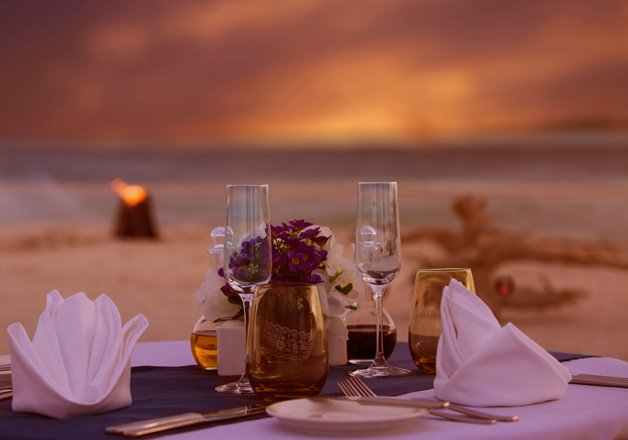 Luxury Travel Agency event – elegant private beach dining by Chaya Voyages