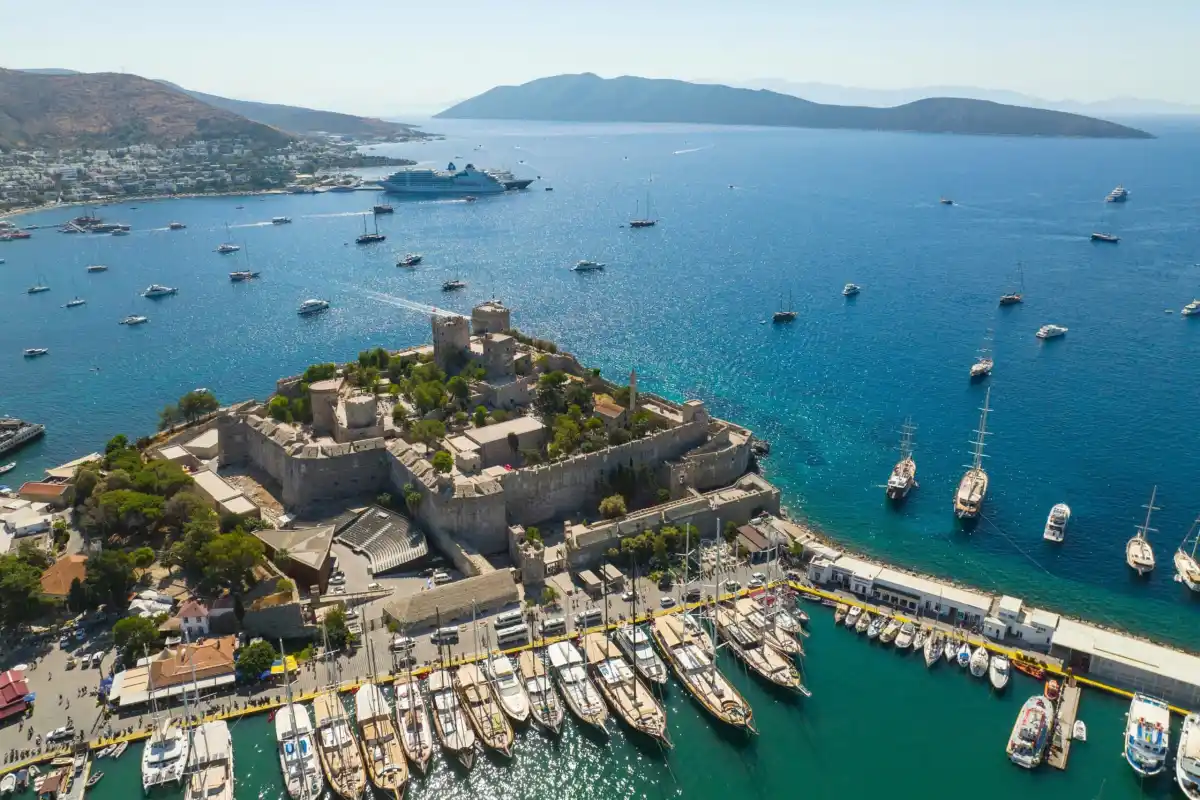 Bodrum — Private yacht charter and coastal relaxation along the Turkish Riviera.